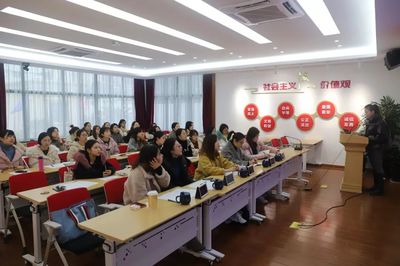 暖心行動 教育咨詢團隊為敬老院老人送去精神關(guān)懷與心靈溫暖